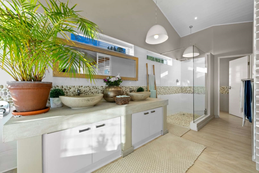 6 Bedroom Property for Sale in Llandudno Western Cape